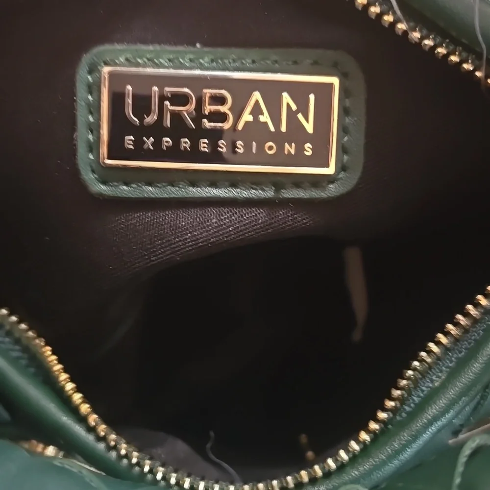 Macy's NWT  Green Hand tote with auth Bottega Veneta Pins - Picture 11 of 12